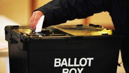 Taoiseach criticised for 'inaction' on calling general election in messages from public