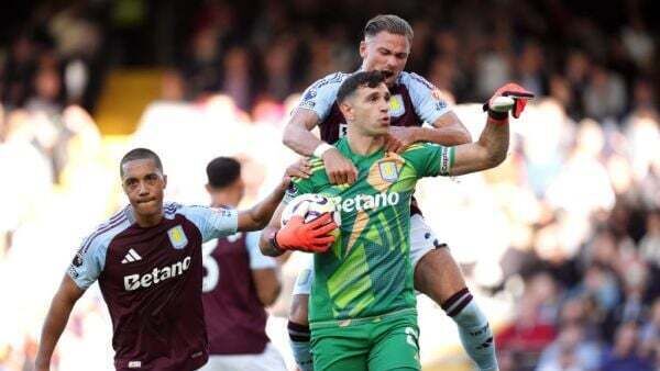 Unai Emery salutes ‘best in world’ Emiliano Martinez after Villa win at Fulham