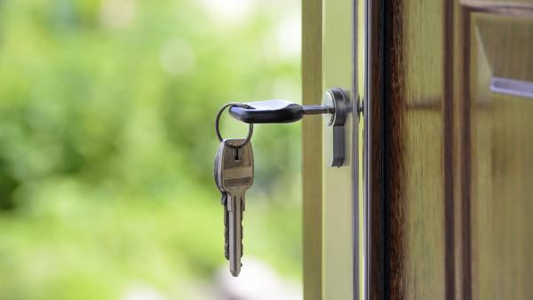 Families are homeless for longer due to shortage of affordable housing, charity finds