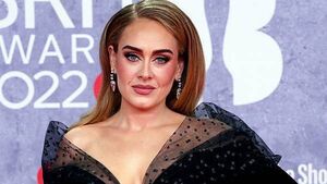 Adele breaks down in tears as she embraces Celine Dion at Vegas show Adele breaks down in tears as she embraces Celine Dion at Vegas show