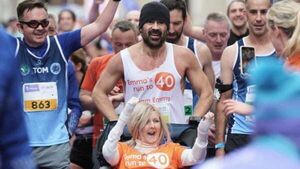 Colin Farrell hails friend’s courage after running the Dublin Marathon Colin Farrell hails friend’s courage after running the Dublin Marathon
