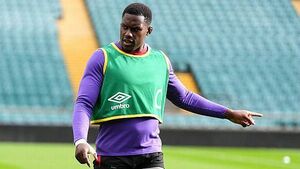 Maro Itoje confident there is ‘no divide’ in England squad over enhanced deals Maro Itoje confident there is ‘no divide’ in England squad over enhanced deals