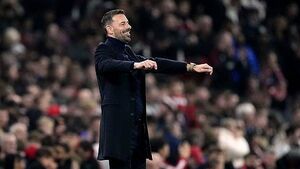 Ruud van Nistelrooy wants to stay at Man Utd as Ruben Amorim talks continue Ruud van Nistelrooy wants to stay at Man Utd as Ruben Amorim talks continue