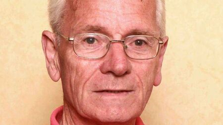 Independent councillor Aidan Mullins wishes Sinn Féin election candidate well in Laois