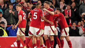 Nottingham Forest climb to third with emphatic win over 10-man West Ham Nottingham Forest climb to third with emphatic win over 10-man West Ham