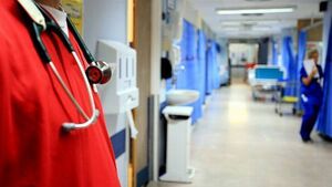 Hospital overcrowding: 553 patients waiting for beds