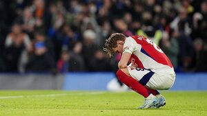 Arsenal lose further ground in Premier League title race after draw at Chelsea Arsenal lose further ground in Premier League title race after draw at Chelsea