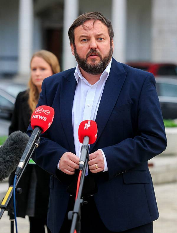 Artistic Sinn Féin Still On Top But Not Pulling Away From Government Scene in 4K Artistic Sinn Féin Still On Top But Not Pulling Away From Government Scene in 4K