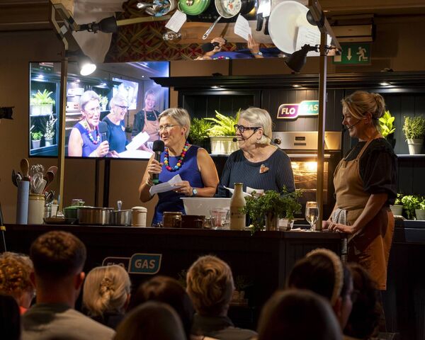 Liz O'Connel, Darina and Rachel Allen in The Clanard Court Hotel, Cookery Demonstration for Cuan Mhuire Liz O'Connel, Darina and Rachel Allen in The Clanard Court Hotel, Cookery Demonstration for Cuan Mhuire