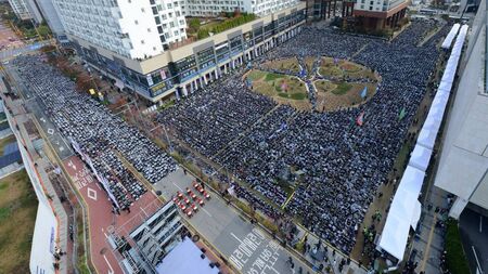 Shincheonji Gathers 25,000 for Peaceful Rally Supporting Religious Freedom at Gyeonggi-do Provincial Government