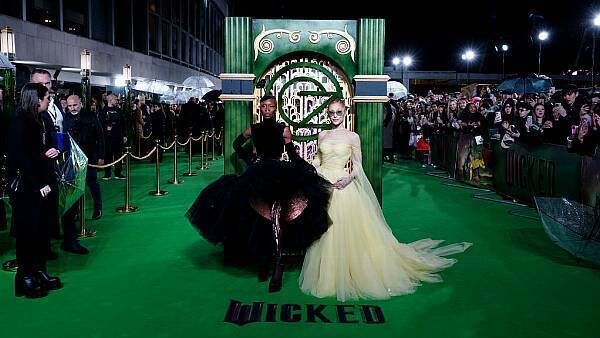 Ariana Grande swaps pink for sherbet lemon at Wicked London premiere -  Entertainment - Laois Nationalist