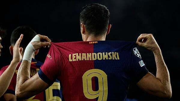 Robert Lewandowski joins Cristiano Ronaldo and Lionel Messi in 100 goal club