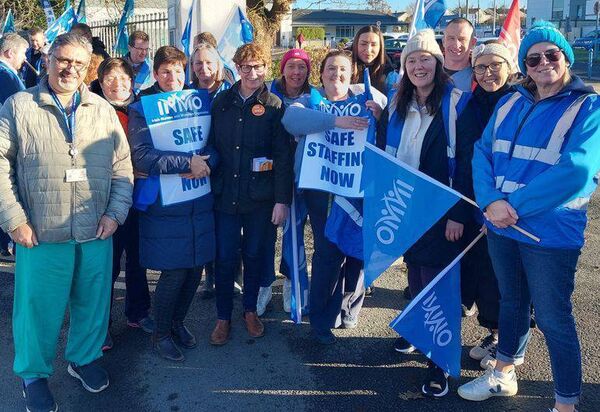 Independent general election candidate Aisling Moran joined protesting hospital staff outside Portlaoise hospital earlier today.
