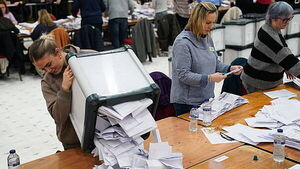 Tallies in general election suggest some trouble for big figures