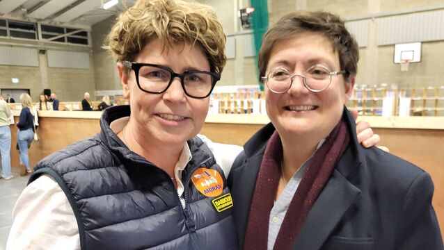 <p>General election candidate and Laois cllr Aisling Moran pictured with her wife Fiona 'Connell at the election count centre in Portlaoise where she conceded she had not got enough votes to challenge for one of the three seats.</p>