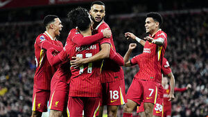 Sunday Sport: Liverpool lead Manchester City, Manchester United defeat Everton Sunday Sport: Liverpool lead Manchester City, Manchester United defeat Everton