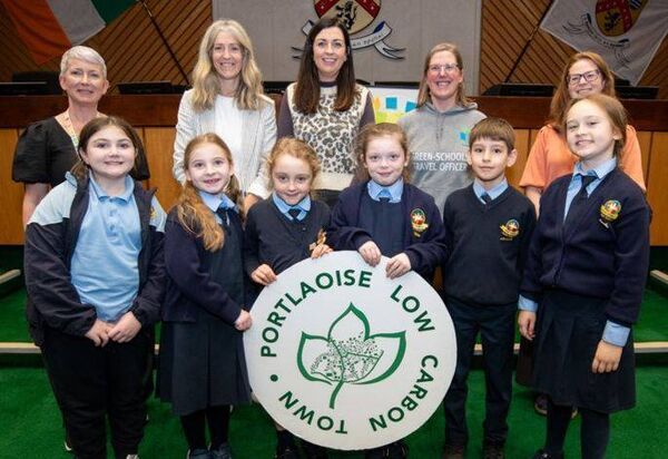 Pupils along with their teachers from the Holy Family Junior School and staff from Laois County Council and Green-Schools that attended the Portlaoise Travel Cluster Project Pupils along with their teachers from the Holy Family Junior School and staff from Laois County Council and Green-Schools that attended the Portlaoise Travel Cluster Project