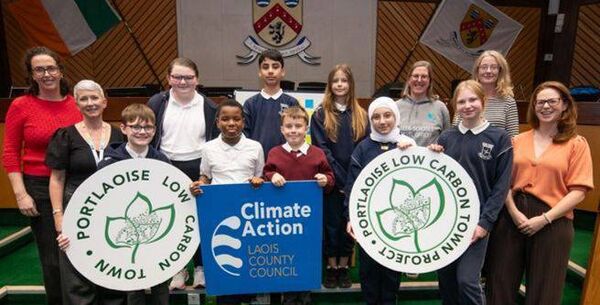 Scoil Bhríde National School pupils and teachers pictured with staff from Laois County Council and Green-Schools at the Portlaoise Travel Cluster Project. Scoil Bhríde National School pupils and teachers pictured with staff from Laois County Council and Green-Schools at the Portlaoise Travel Cluster Project.