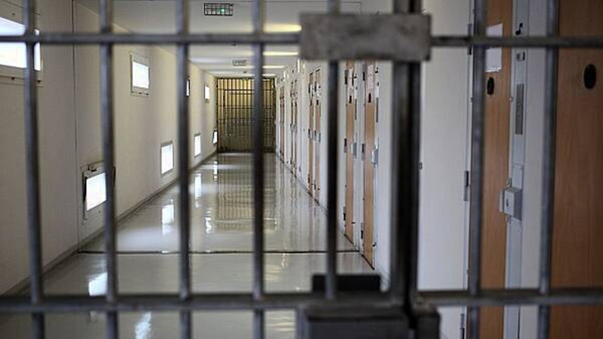 Man (35) jailed for raping teenage girl after a New Year's Eve party