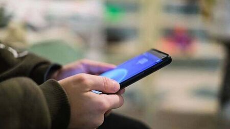 Gardaí warn over 'very high levels' of text message fraud in run-up to Christmas