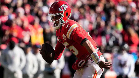 Kansas City Chiefs beat Houston Texans to close on top seed