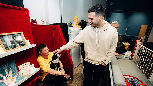 Manchester United star spends Christmas Eve helping homeless