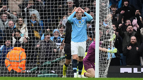 Haaland penalty saved by Pickford as Man City’s troubles continue with a draw