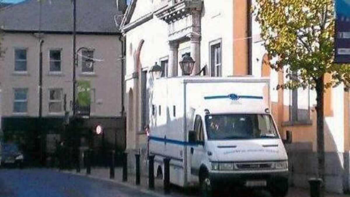 Portlaoise Juvenile Court: Youth caused €2,000 damage to shop glass doors