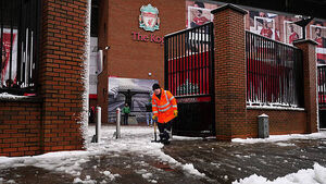 Liverpool-Man Utd clash subject to safety decision due to heavy snow Liverpool-Man Utd clash subject to safety decision due to heavy snow