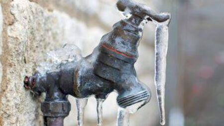 Prevent burst pipes during freezing weather conditions in Laois