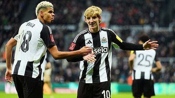 Substitute Anthony Gordon on target from spot as Newcastle rally to beat Bromley