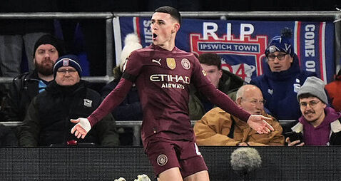 Phil Foden at the double as Man City hit Ipswich for six to return to top four