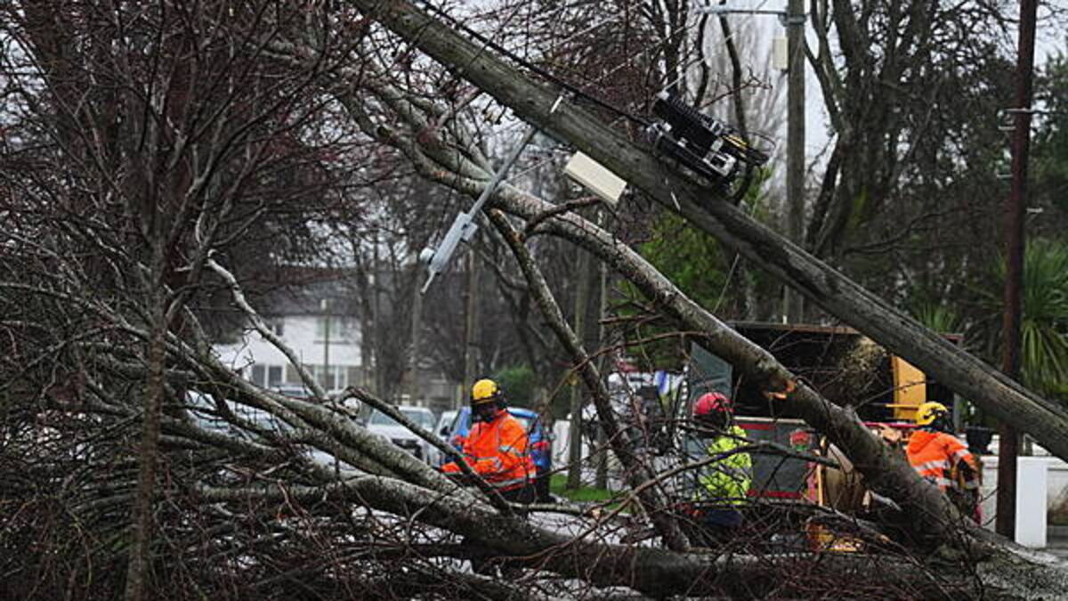 180,000 customers remain without power as support to come from Austria, Finland, and France