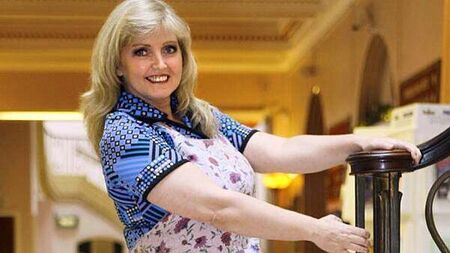 Actor Shane Richie among first arrivals for funeral of singer Linda Nolan