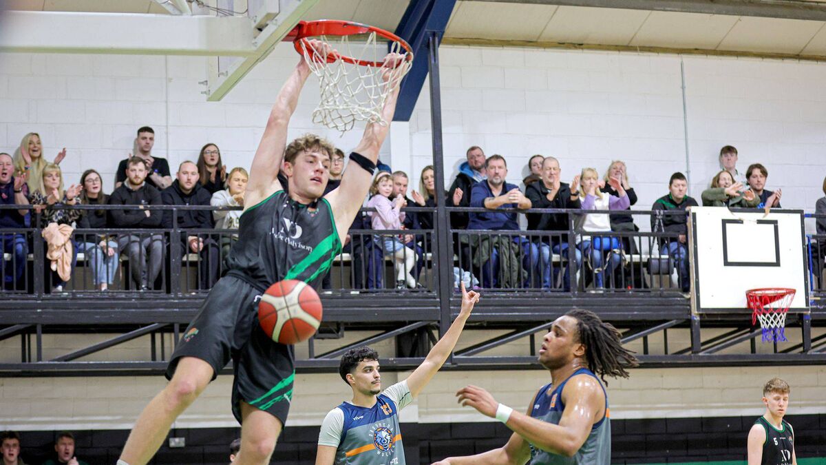 Panthers suffer first National League loss after being chased down by Wolves