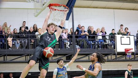 Panthers suffer first National League loss after being chased down by Wolves