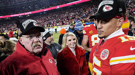Kansas City have history on the line in Super Bowl clash with Philadelphia