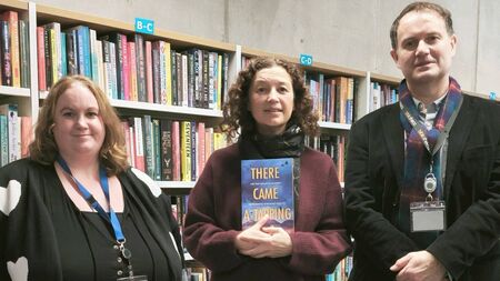 Best-selling Laois author to hold book signing in Portlaoise Library