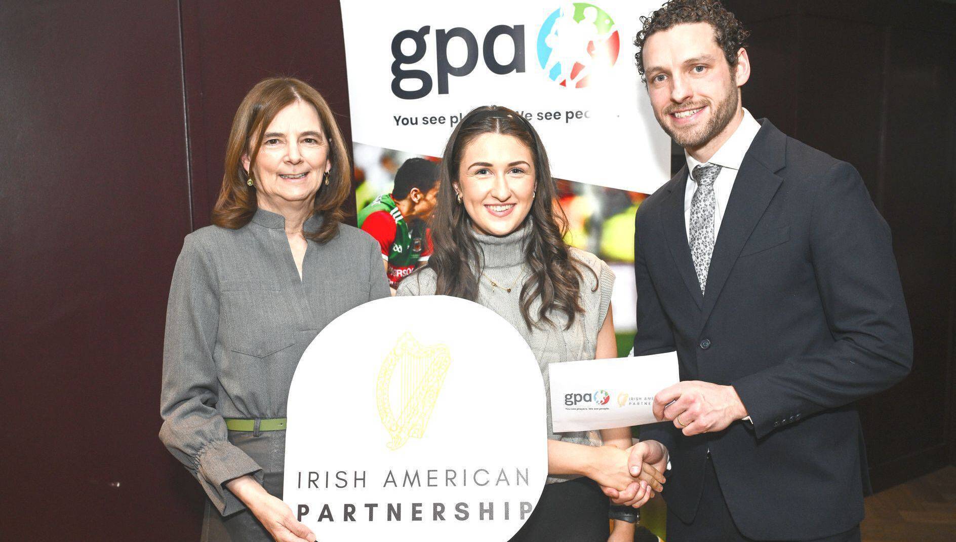 Laois footballer Orla Hennessy receives Education Champion Scholarship - Homepage - Laois Nationalist