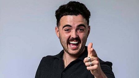 Dublin TD Barry Heneghan appears as contestant on Irish-language dating show Grá ar an Trá