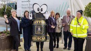 Brushes at the ready for Clean Up Laois Week Brushes at the ready for Clean Up Laois Week