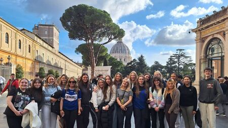 Heywood CS students enjoy trip to Italy
