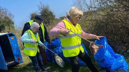 'Disgraceful' litter spoils beautiful Laois village