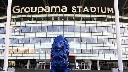 Supporters group criticises police as Man Utd look into fans’ treatment in Lyon