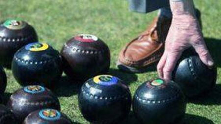 Laois team narrowly loses out in finals of indoor bowling league