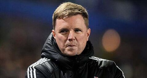 Newcastle boss Eddie Howe returns to work after recovering from pneumonia
