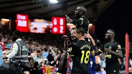 Nottingham Forest beaten at home by Brentford as Champions League hopes dented