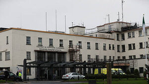 Hospital overcrowding: 100 patients on trolleys in University Hospital Limerick Hospital overcrowding: 100 patients on trolleys in University Hospital Limerick