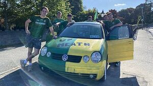 Meath fans spray paint car in the Royal colours ahead of the Leinster final Meath fans spray paint car in the Royal colours ahead of the Leinster final