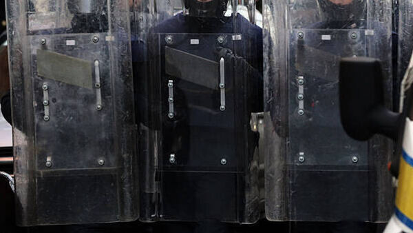 Man claims gardaí in riot gear beat him and broke his shoulder